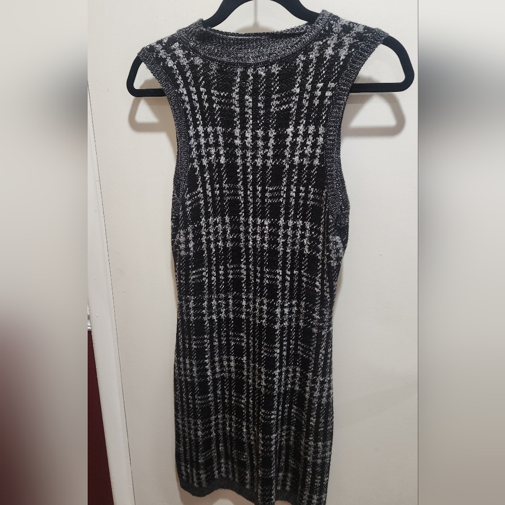 Black and white knit dress